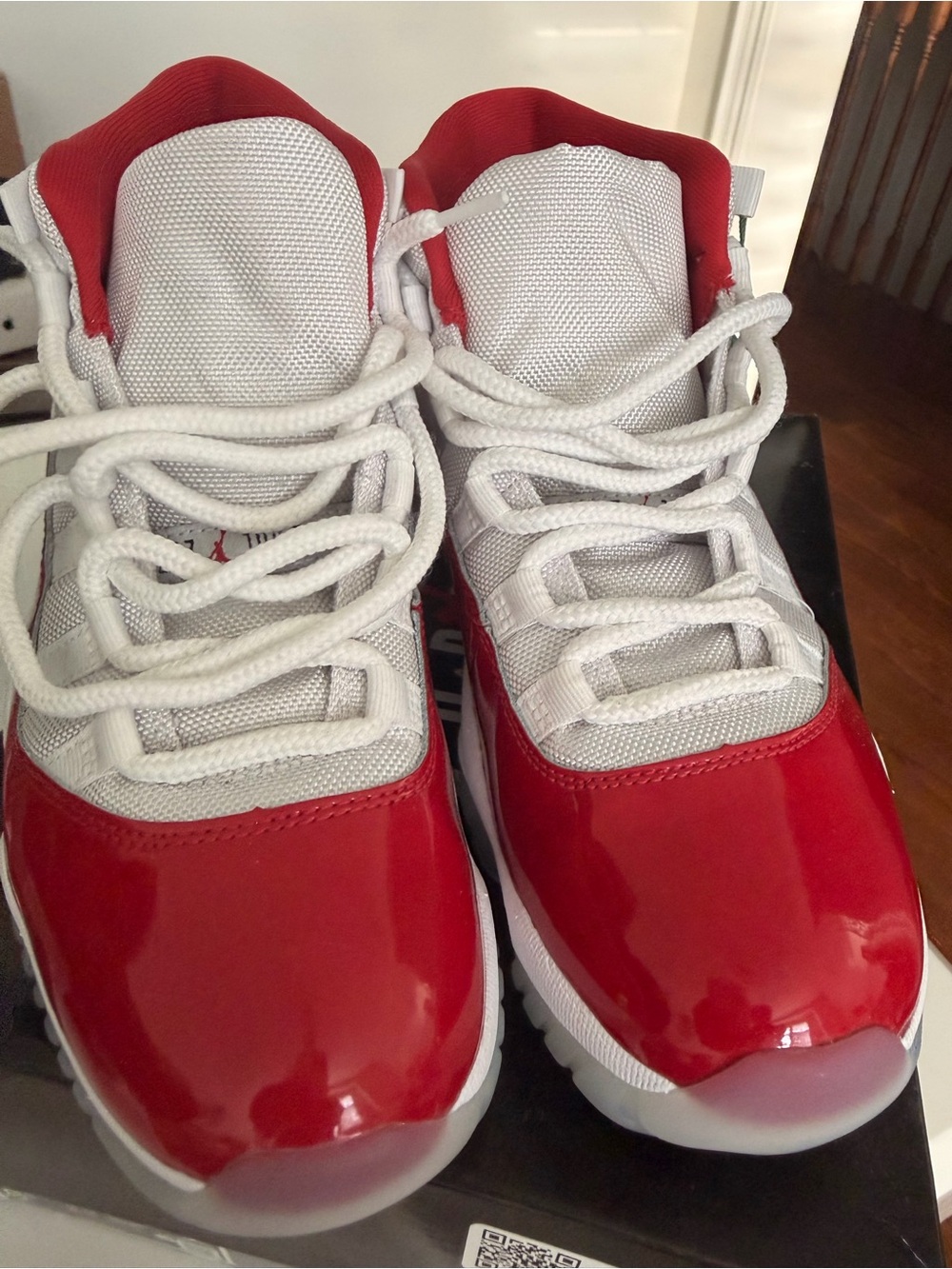 Jordan 11 Retro Cherry mens size 8.5 brand new